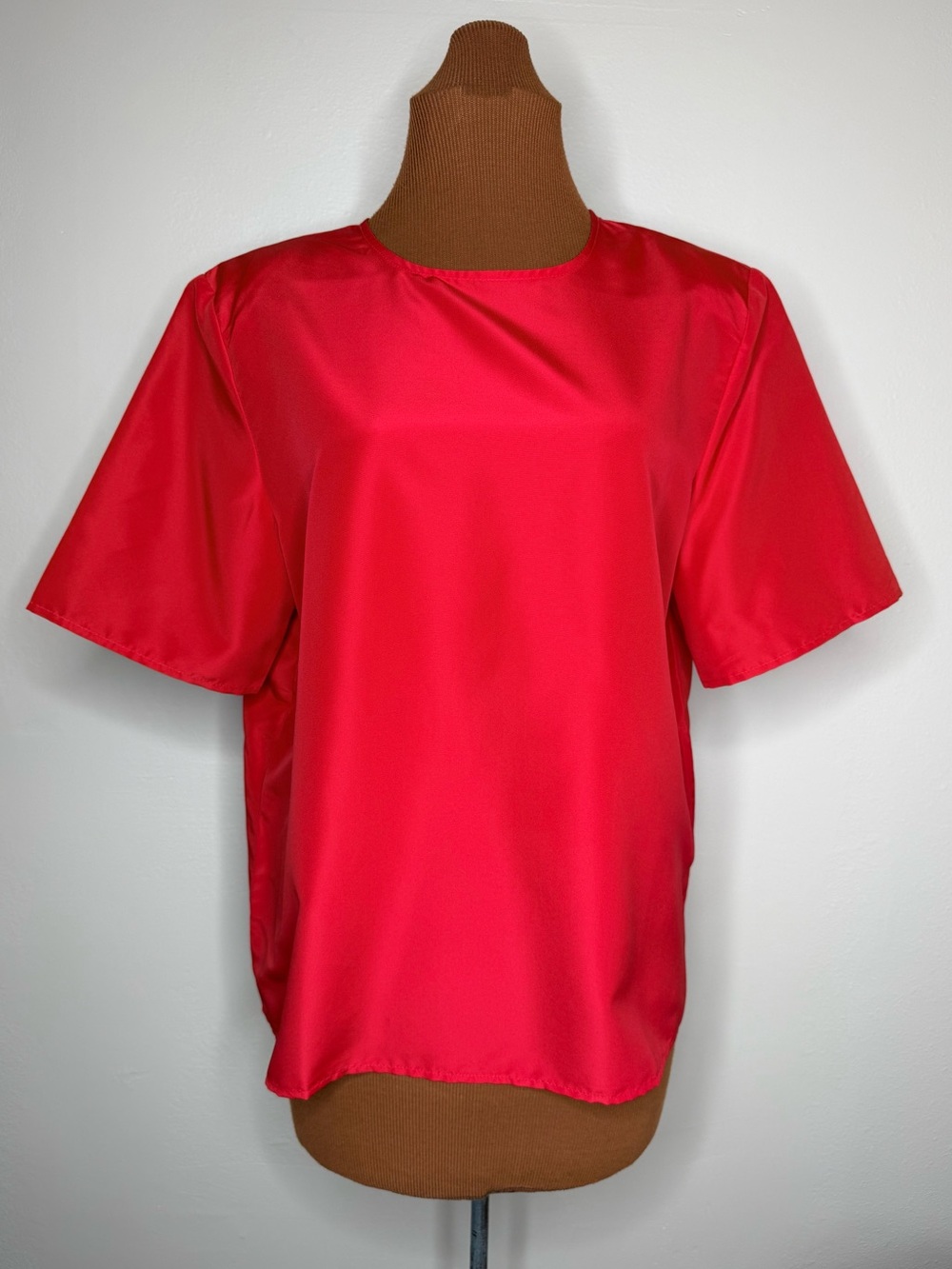 NWT Vintage BFA Classics Red Short Sleeve Satiny Blouse Size Large